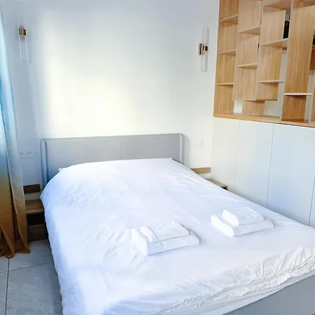 לינה וארוחת בוקר Elegant And Comfortable Jouvenet